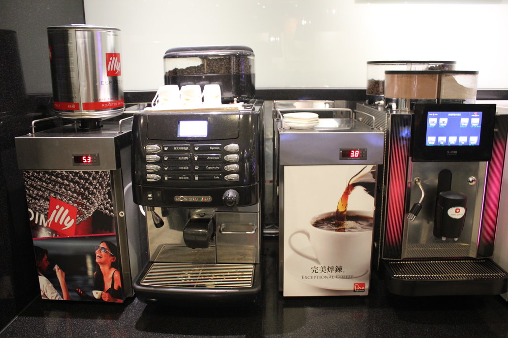 The Infinity Lounge by EVA Air – Illy coffee machine