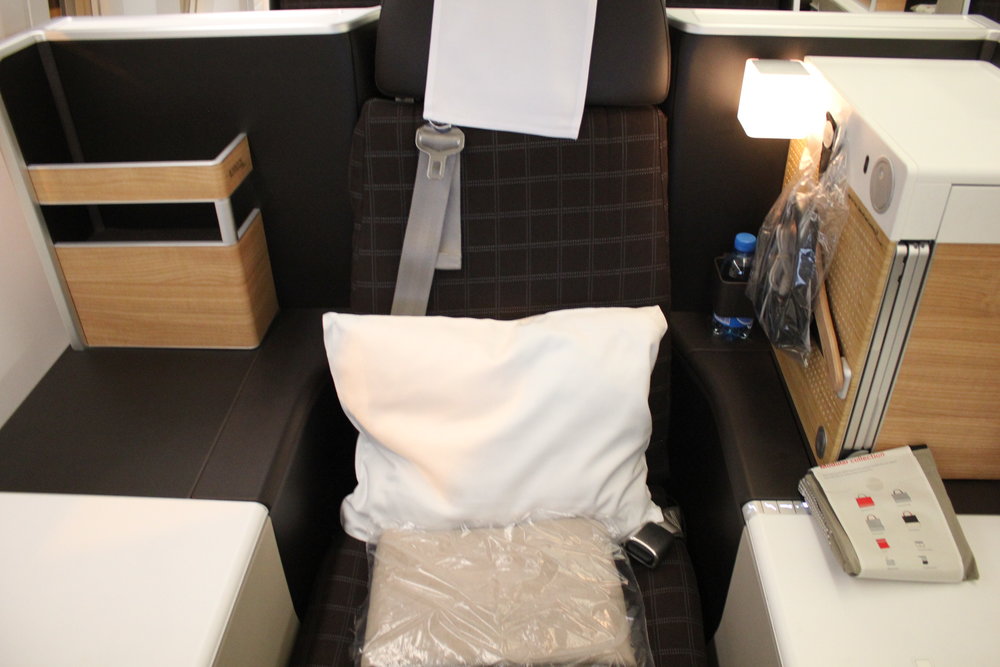 Swiss 777 business class – Seat 15K