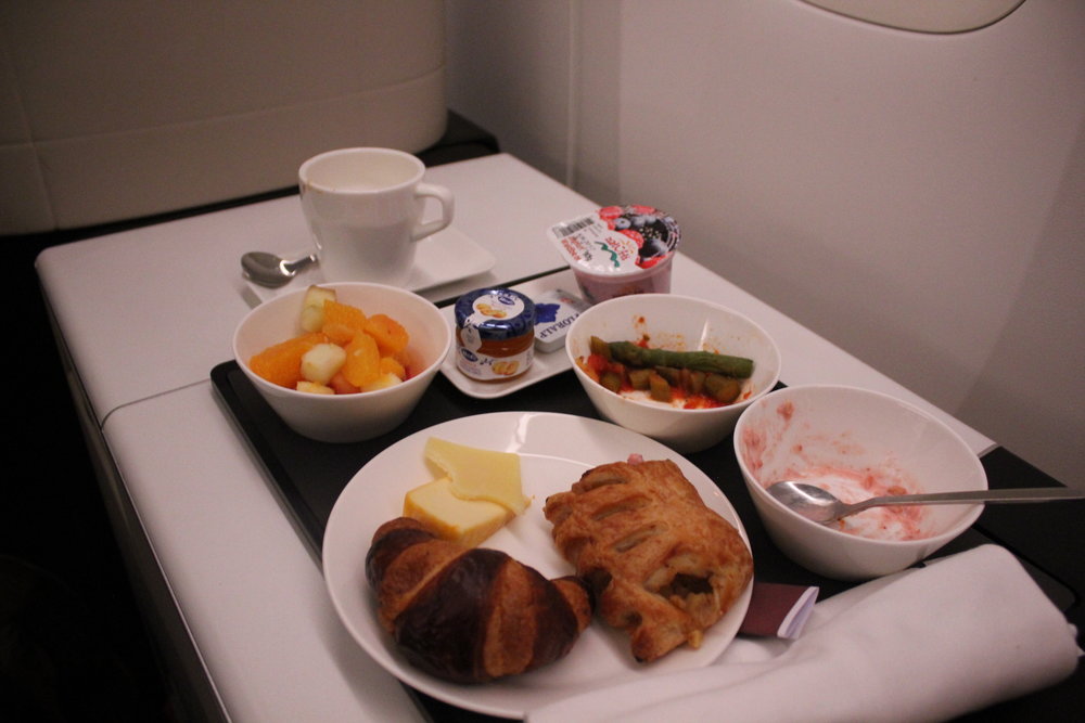 Swiss 777 business class – Breakfast