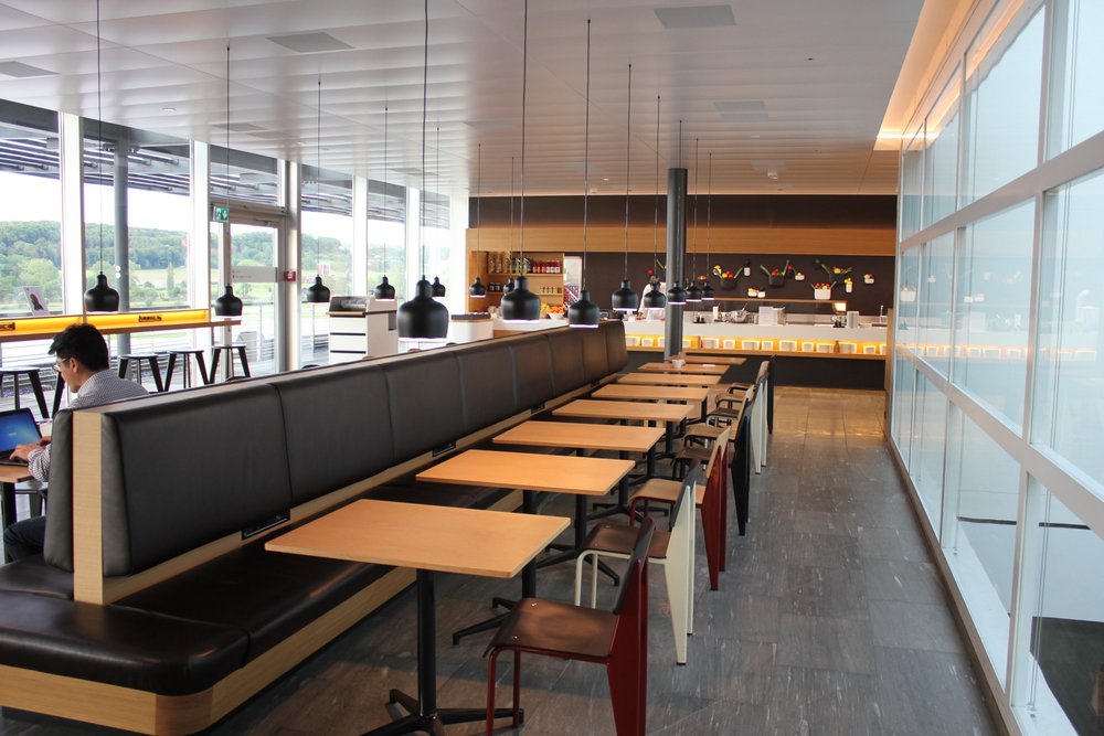 Swiss Senator Lounge Zurich – Dining area