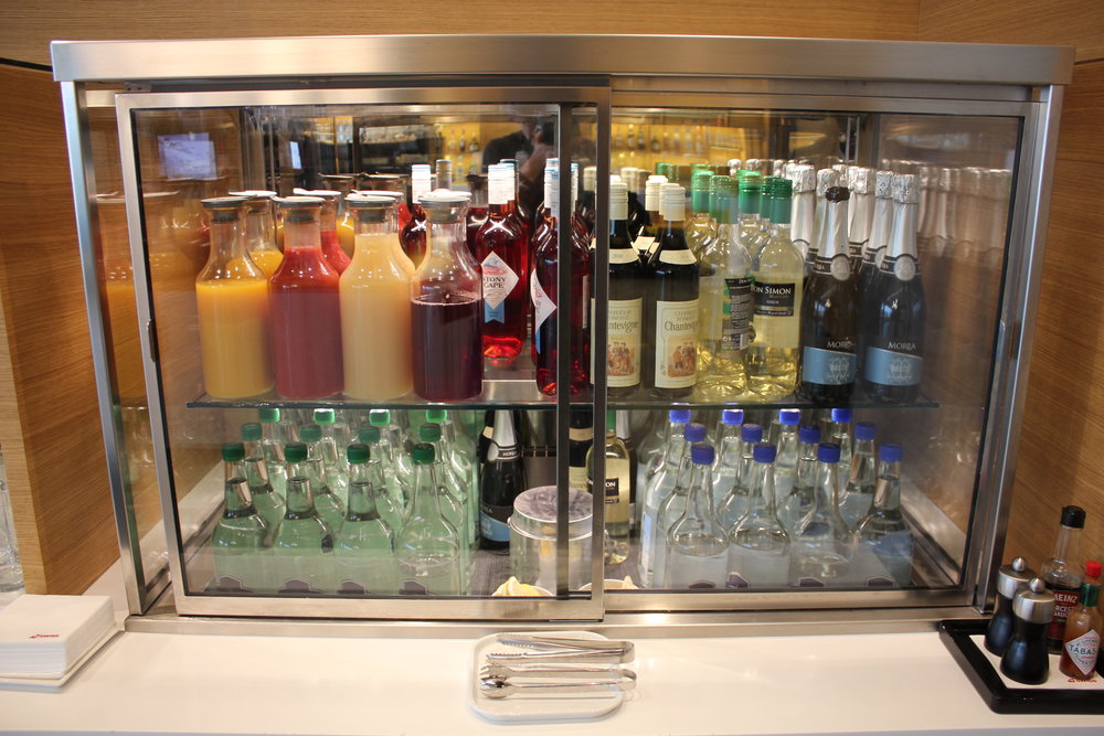 Swiss Senator Lounge Zurich – Drinks