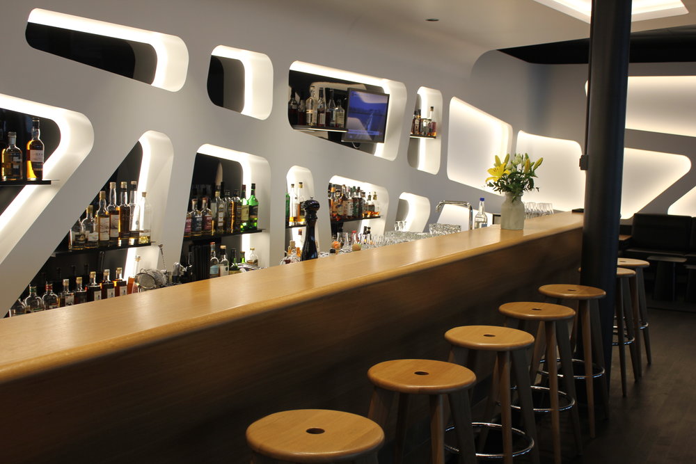 Swiss Senator Lounge Zurich – Whisky Club bar