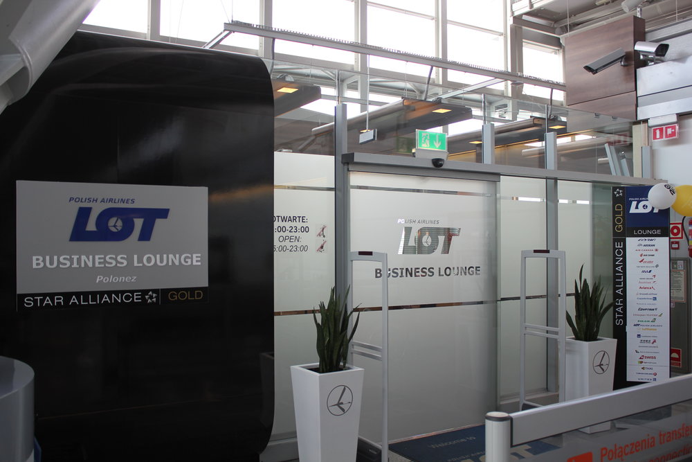 LOT Business Lounge Warsaw – Entrance