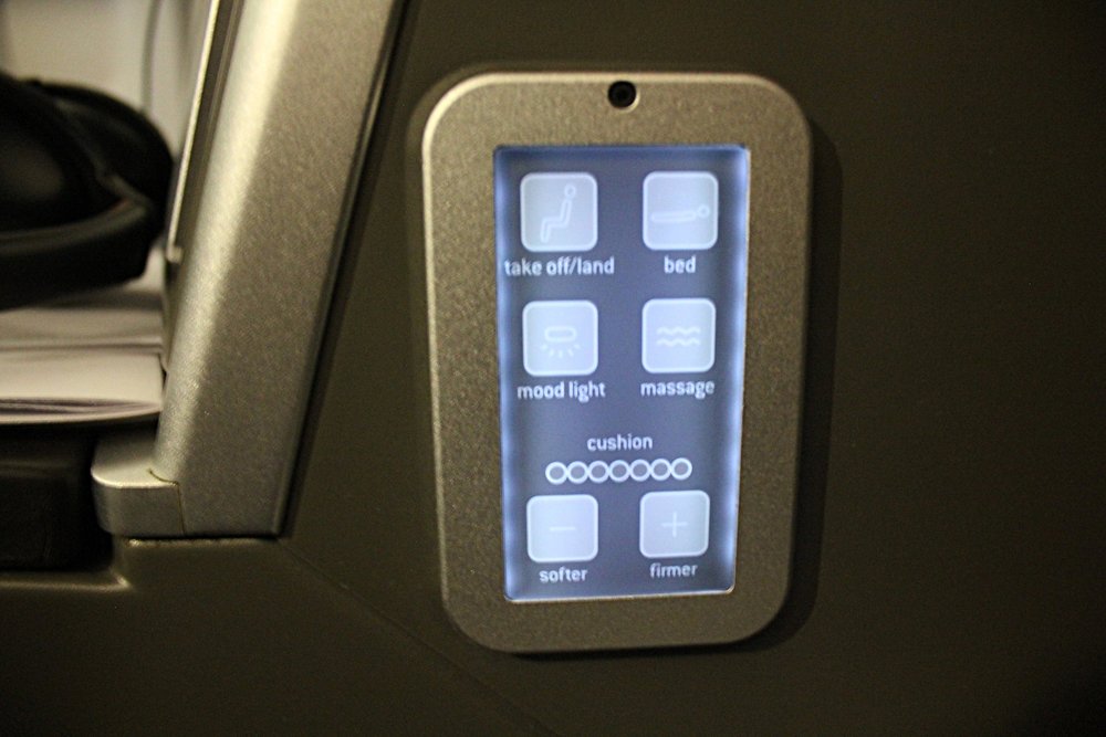 Brussels Airlines business class – Secondary seat controls