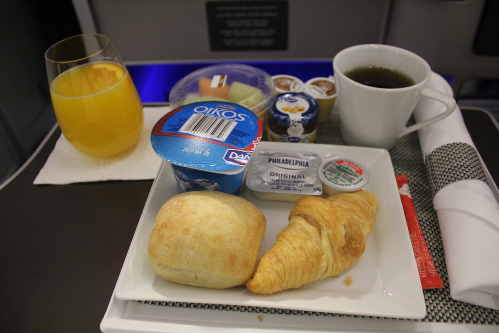 Brussels Airlines business class – Breakfast