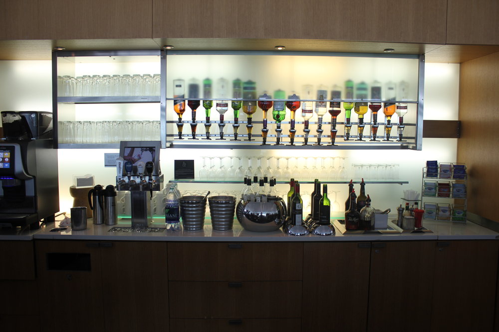 Air Canada Maple Leaf Lounge Toronto (International) – Liquor selection