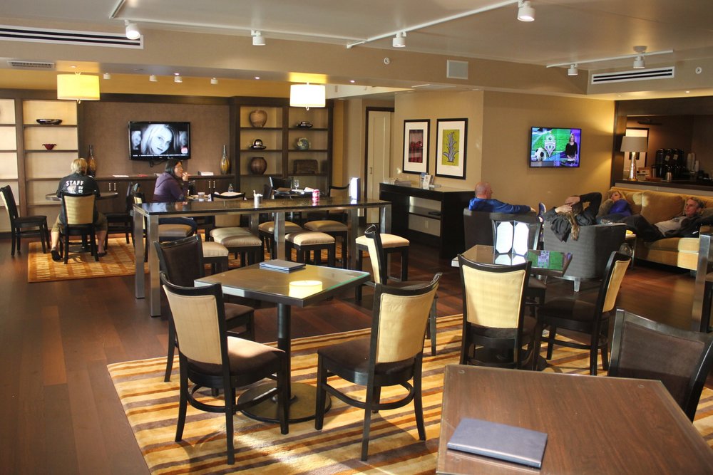 Sheraton Seattle – Sheraton Club Lounge seating area