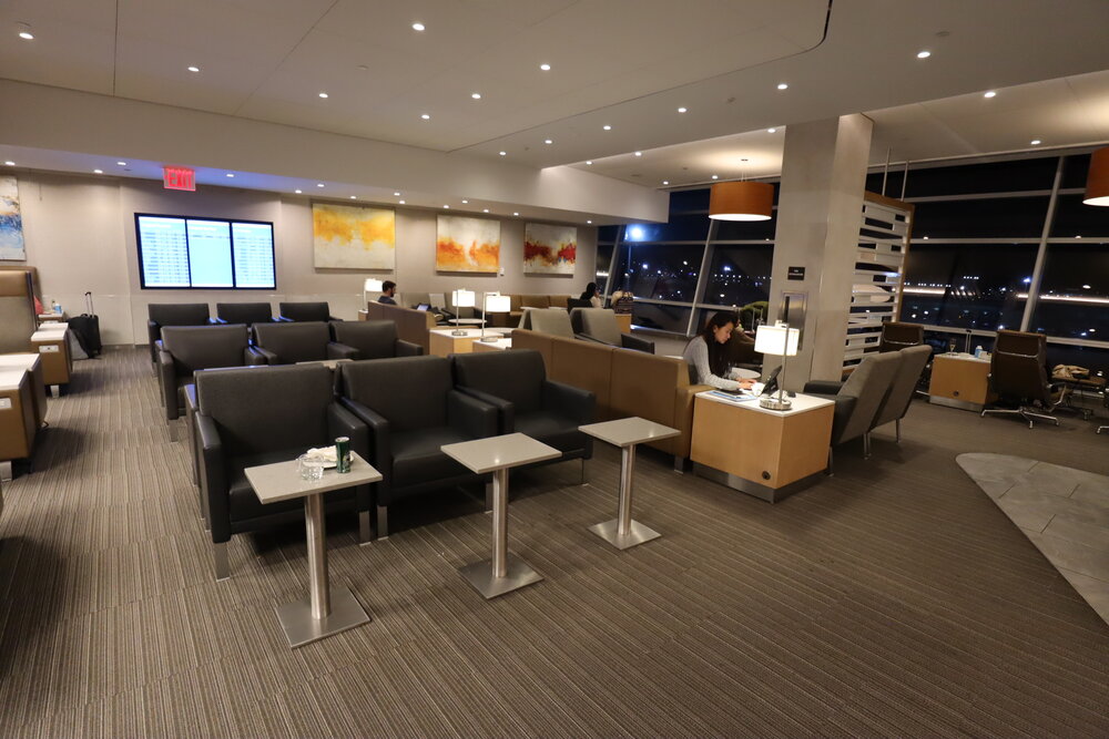 American Airlines Flagship Lounge New York JFK – Seating area