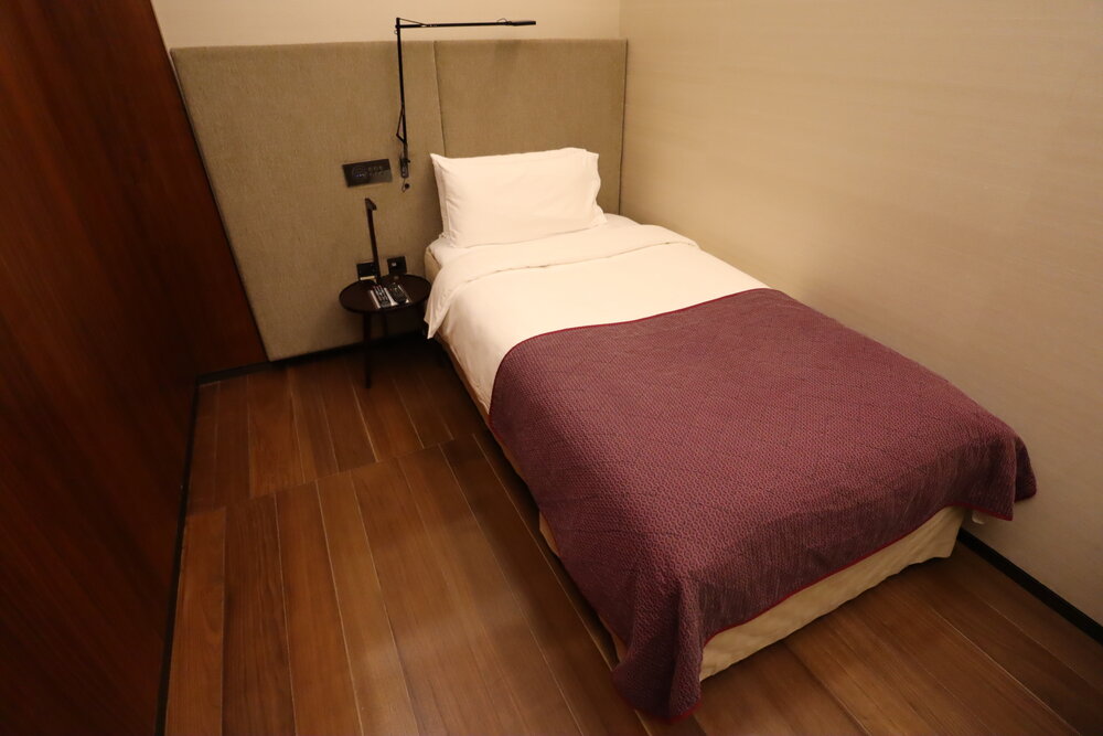 Qatar Airways Al Safwa First Class Lounge Doha – Private room twin bed