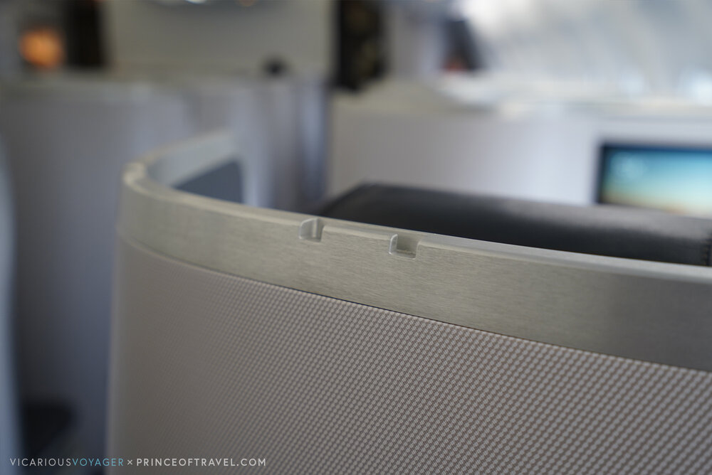 Air Canada A330 new business class – “Coat hook”