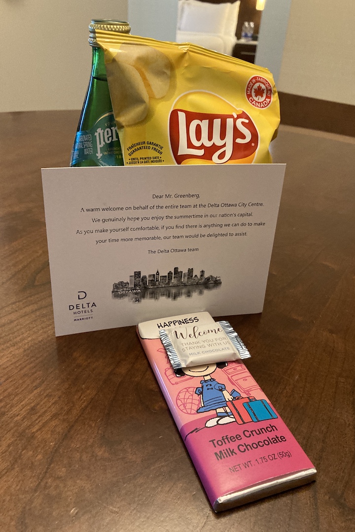 Delta Ottawa – Junior Suite snacks