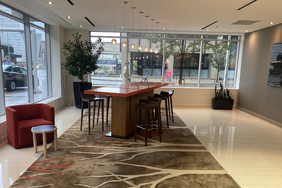 Delta Ottawa – Lobby seating