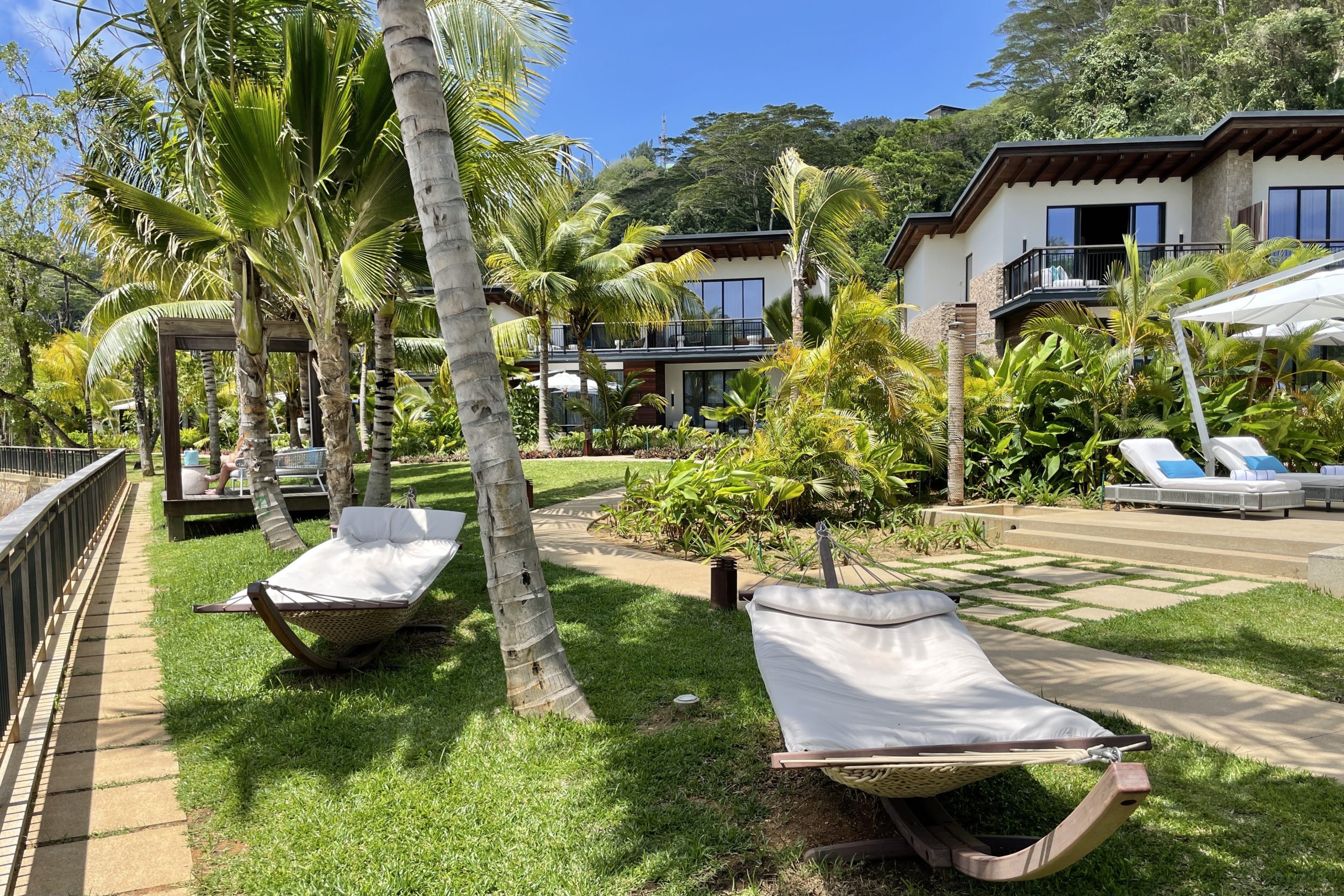 Mango House Seychelles – Pool seating