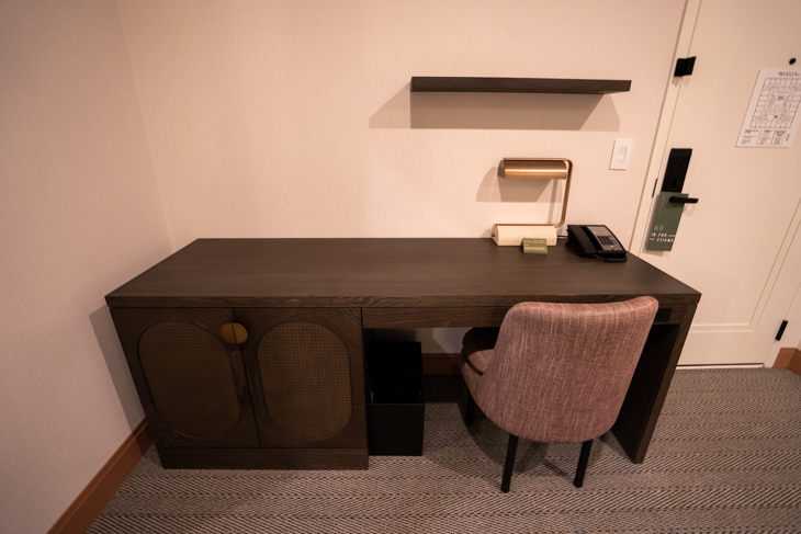 The Westley Calgary Downtown – Revel One-Bedroom Suite desk