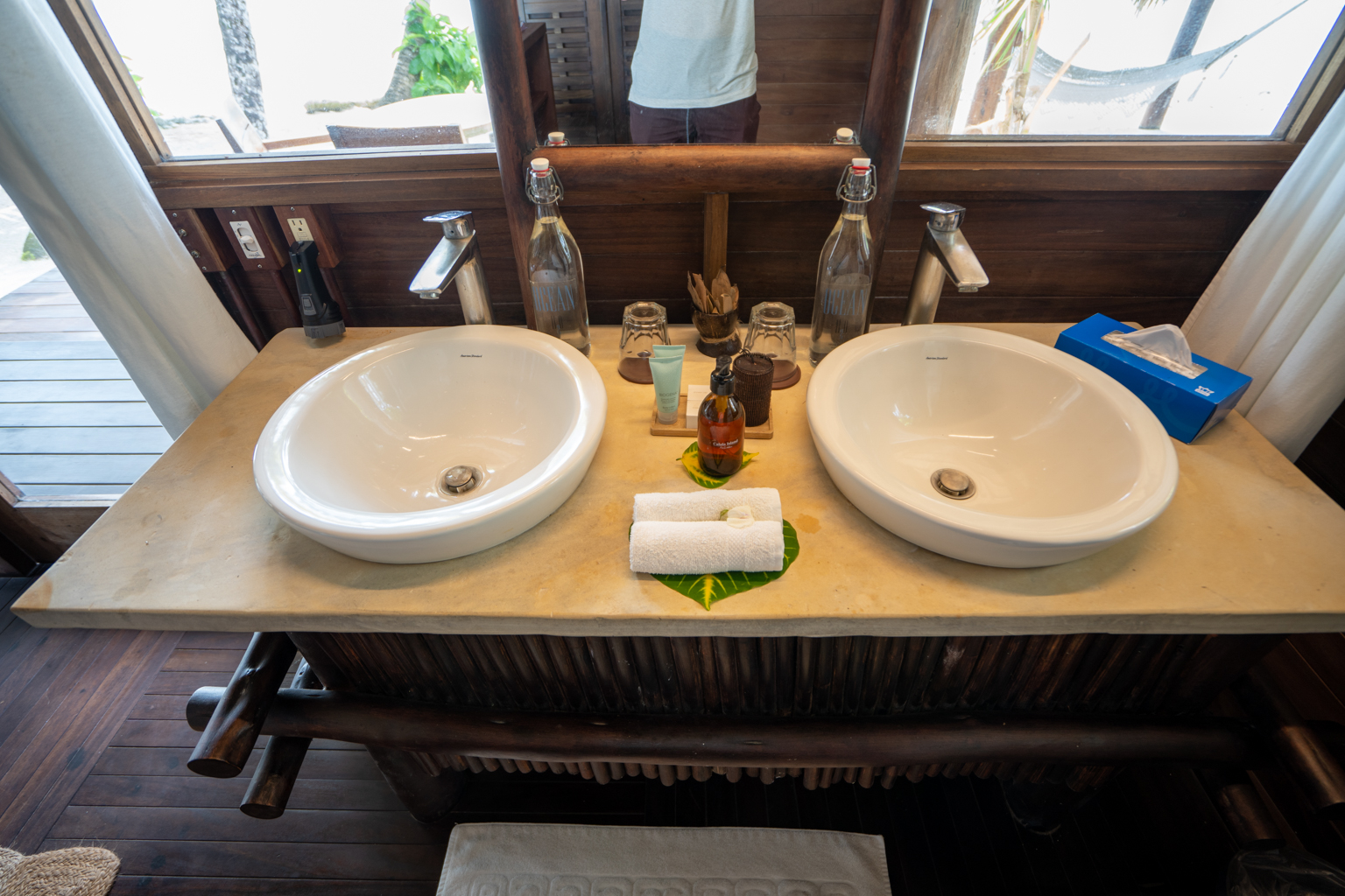 Calala Island – Junior Suite double sinks