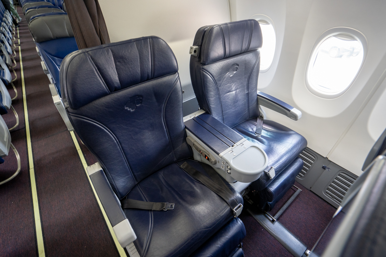 Aeromexico 737 business class – Seats 4A and 4B