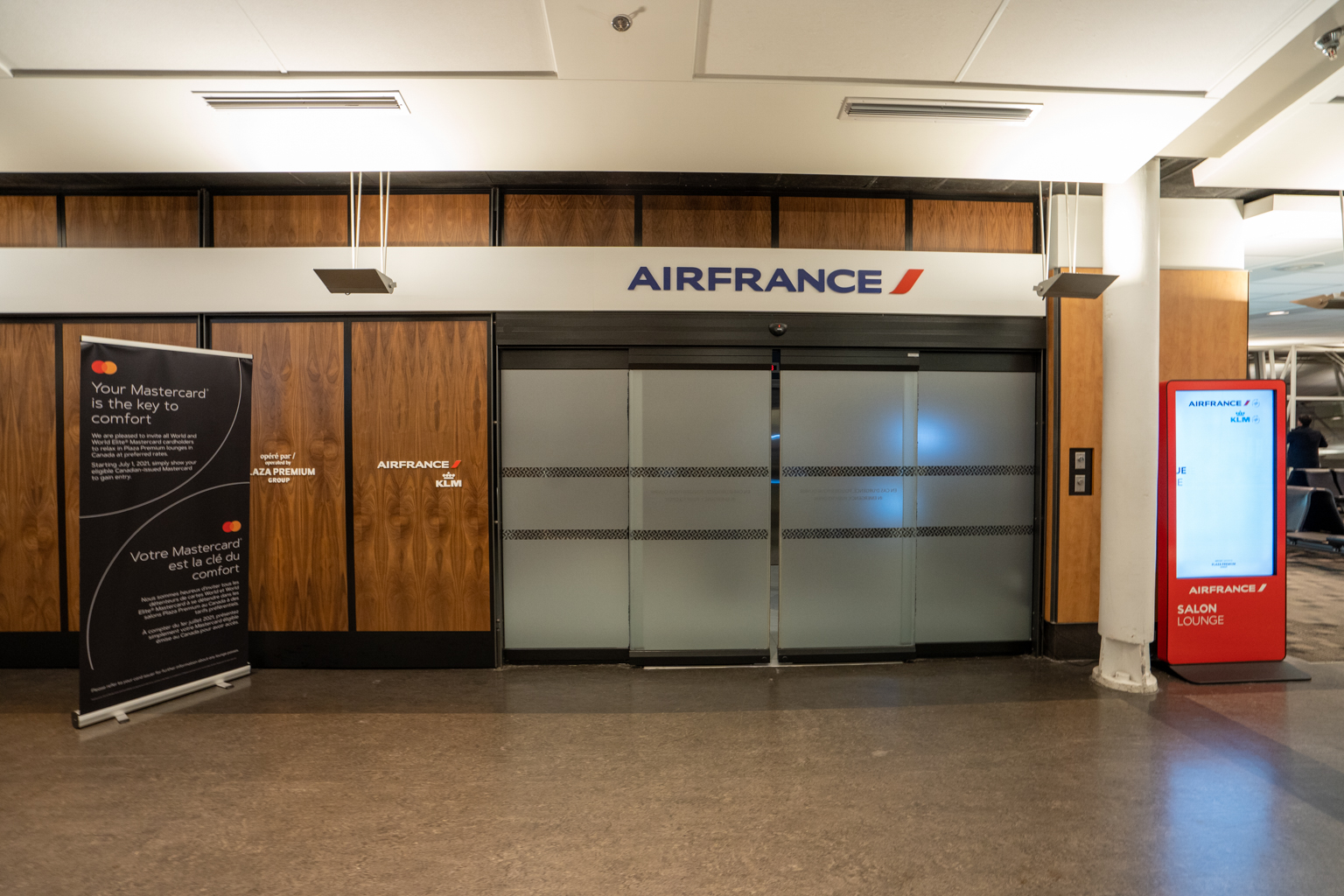 Air France Lounge Montreal – Entrance