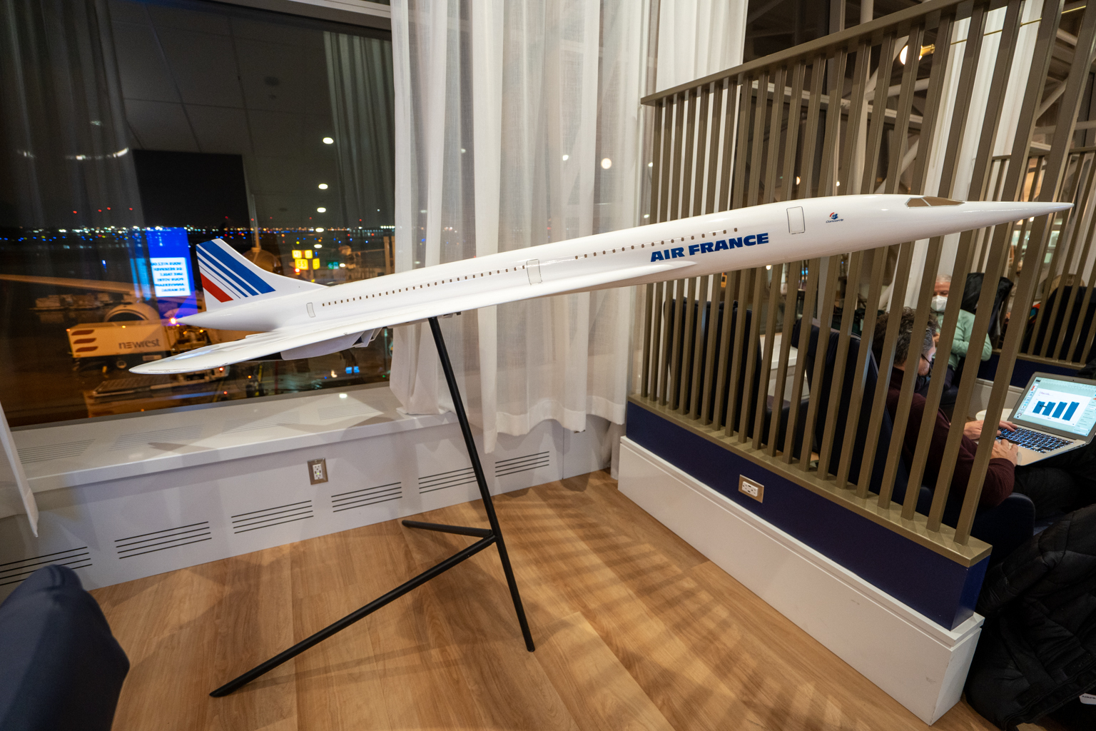 Air France Lounge Montreal – Concorde model