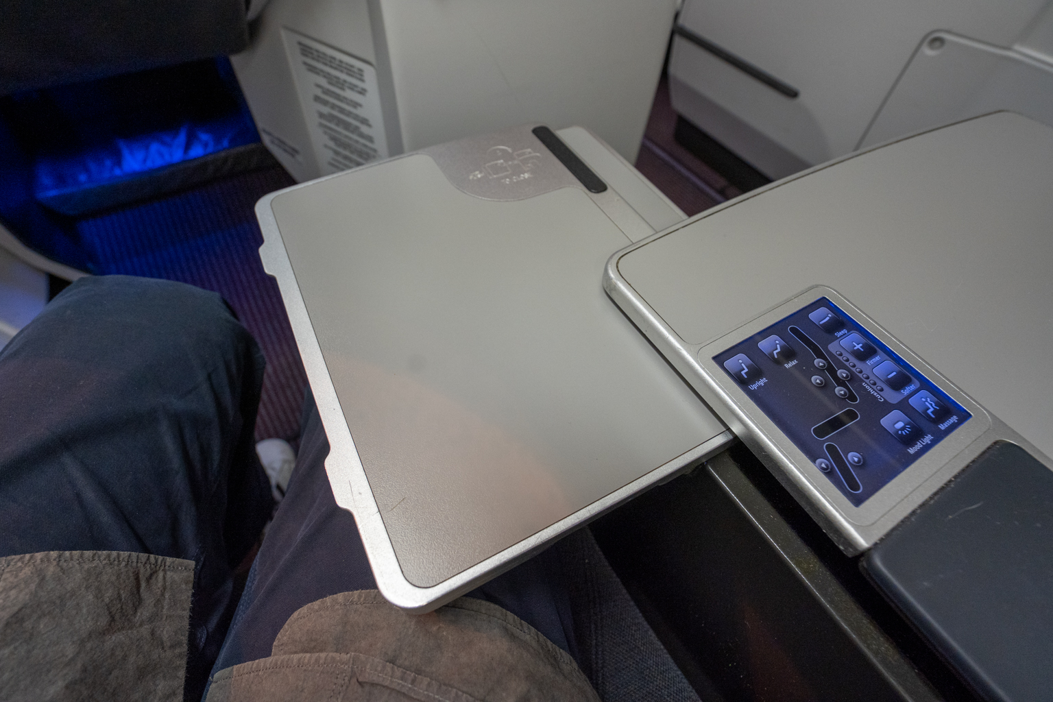 Austrian Airlines business class – Tray table