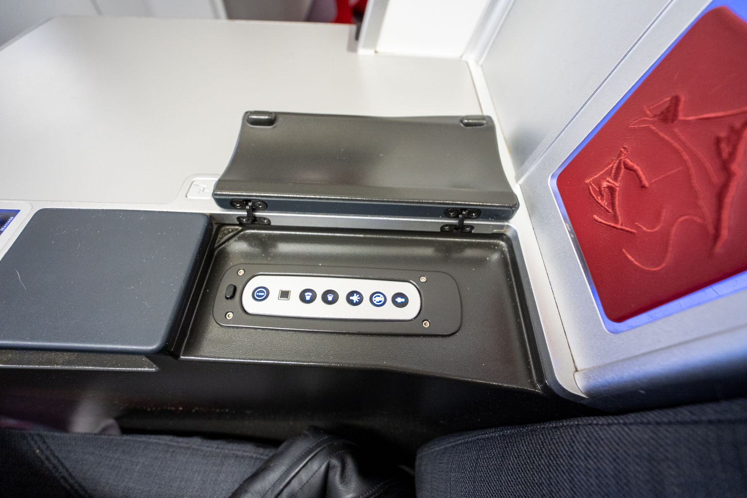 Austrian Airlines business class – Entertainment controller