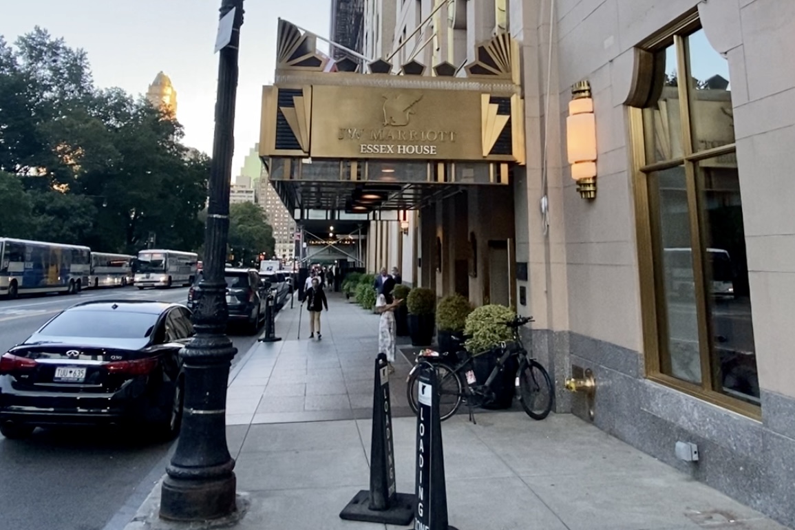 JW Marriott Essex House New York – Entrance