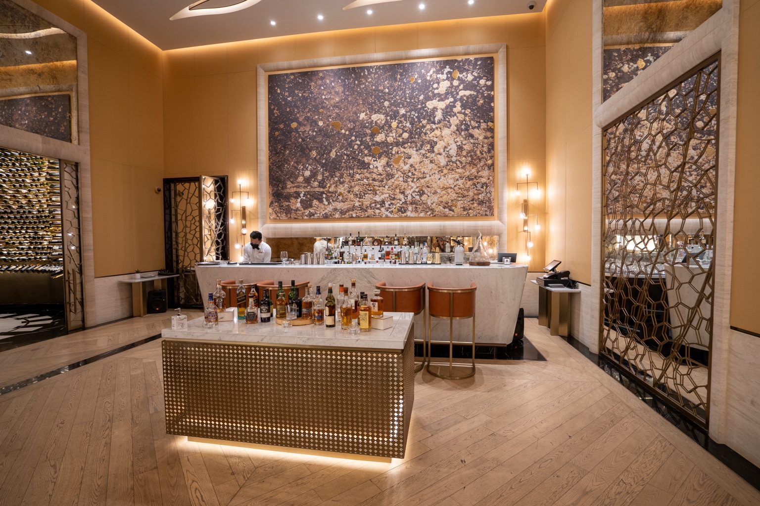 St. Regis Dubai, The Palm – King Cole Bar