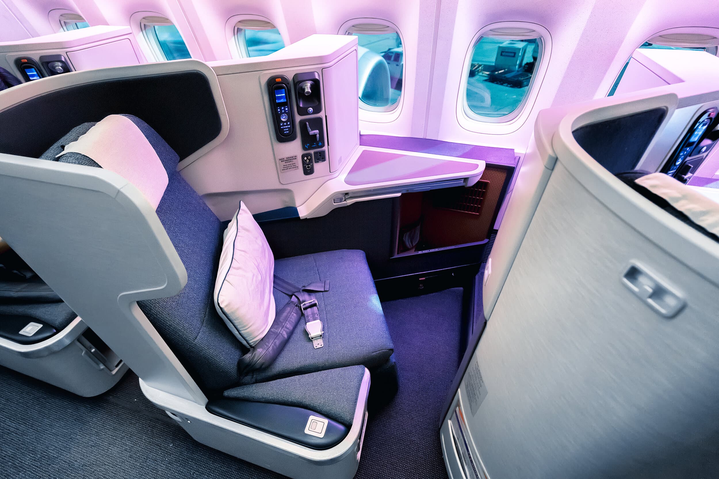 cathay 777 business seat