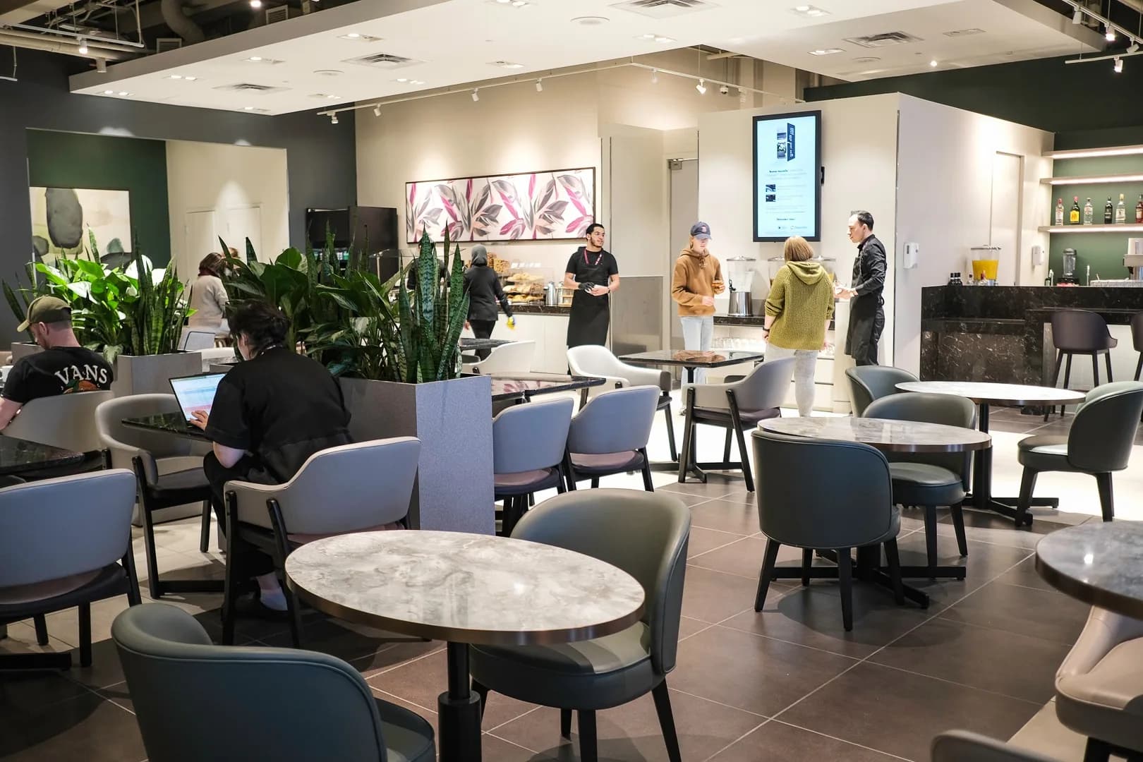 The New Desjardins Odyssey Lounge – Plaza Premium Lounge Montreal
