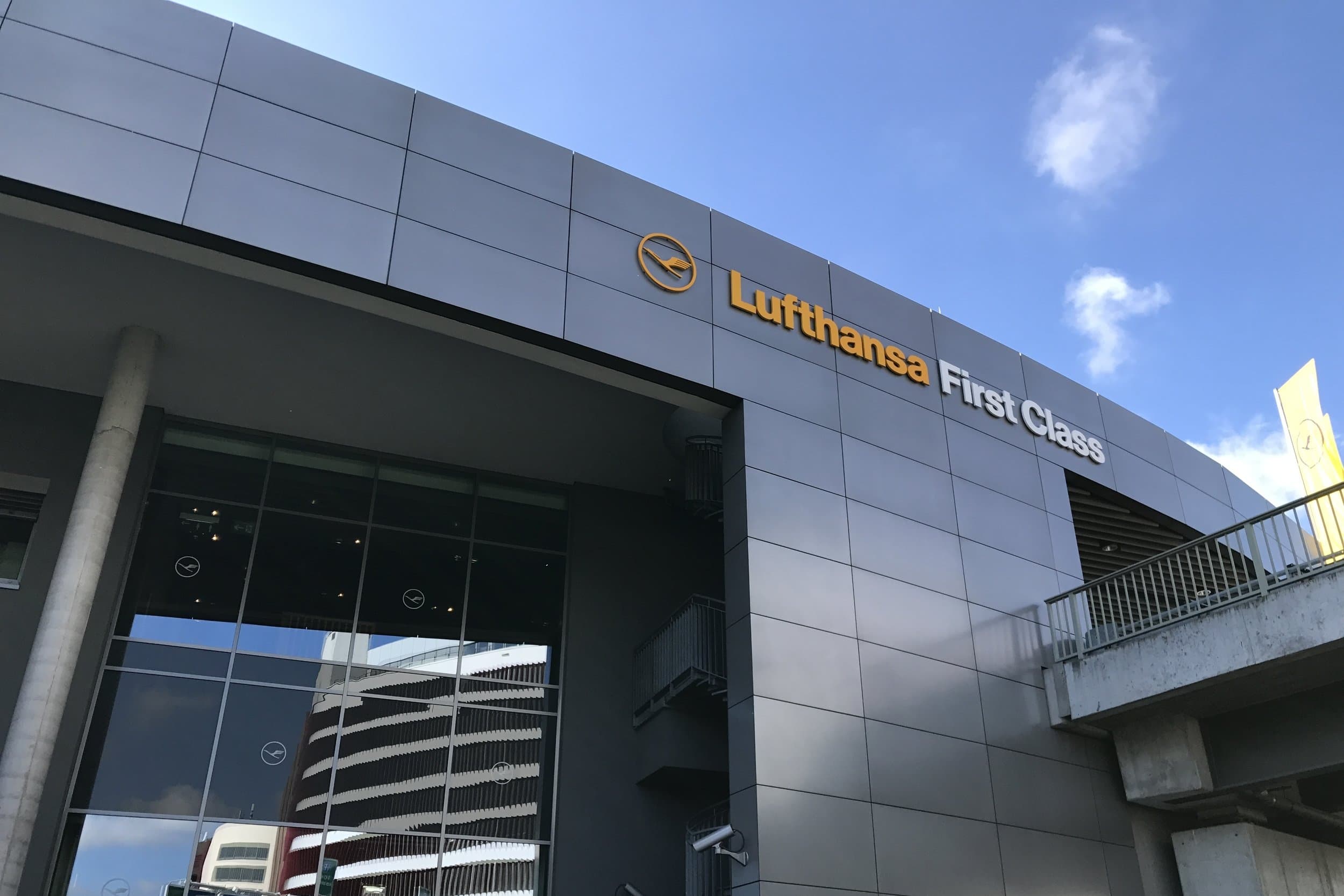 Lufthansa First Class Terminal Frankfurt 6