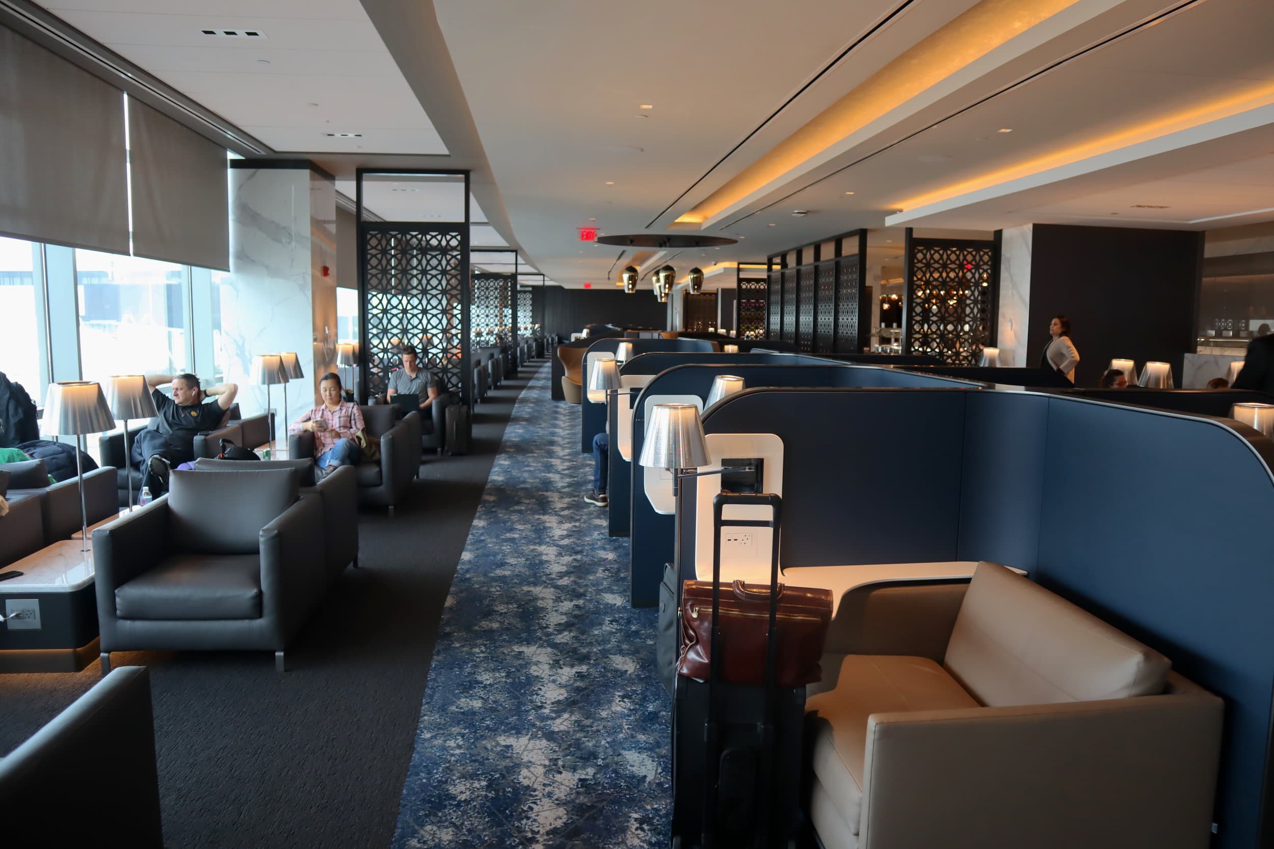 United Polaris Lounge Newark 5