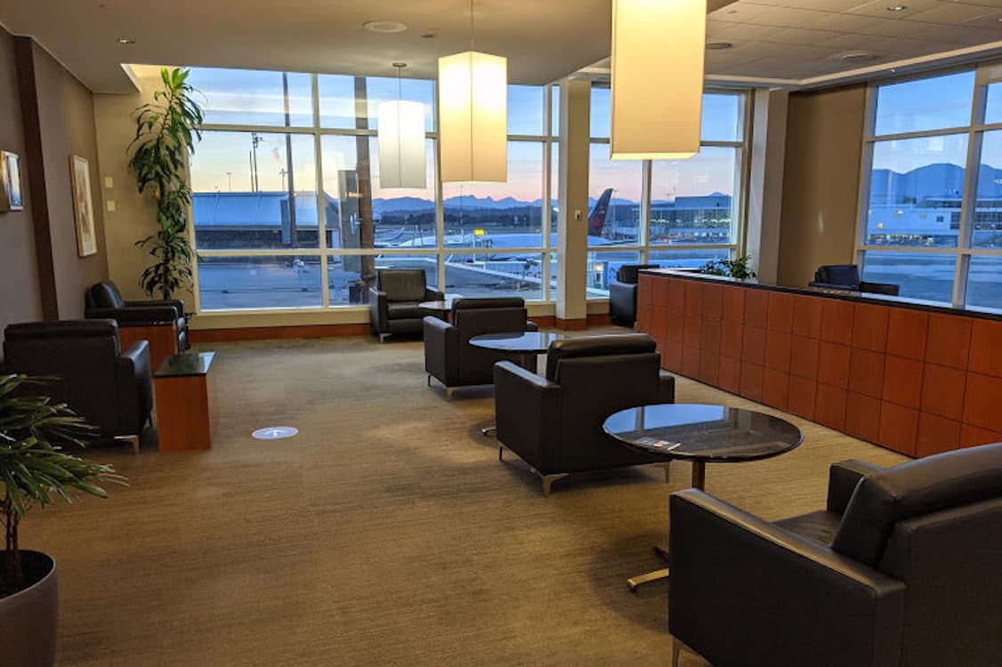 Air Canada Maple Leaf Lounge: A Visit During COVID‑19