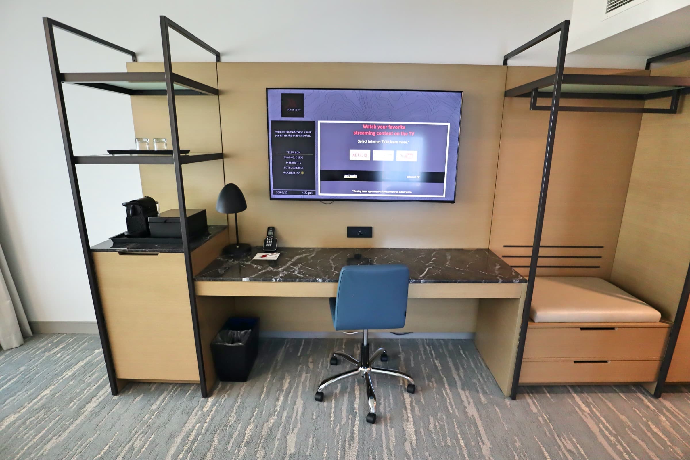 Marriott Vancouver Airport – Executive Suite desk