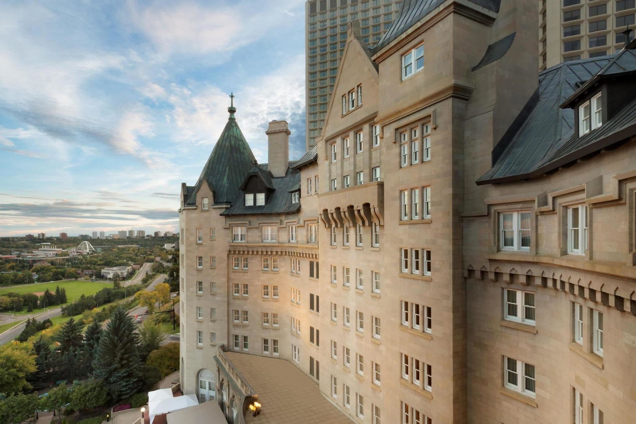 Which Travel Companies Offer Shareholder Benefits?