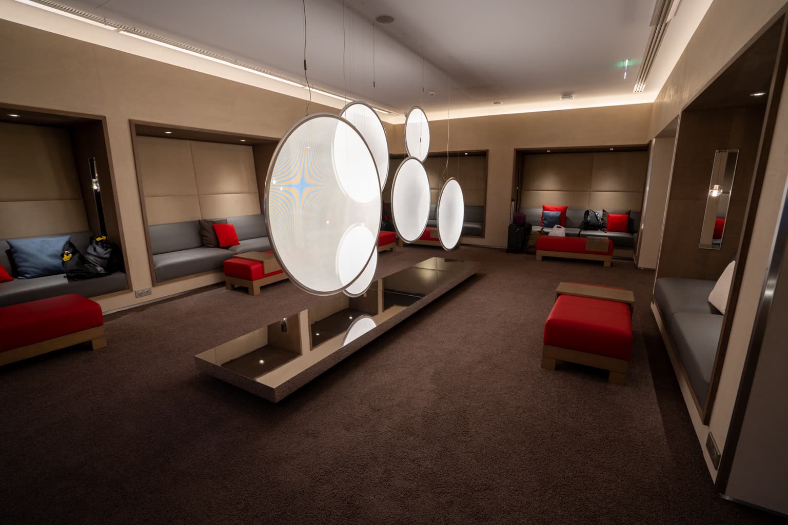 Review: Air France La Première Lounge Paris