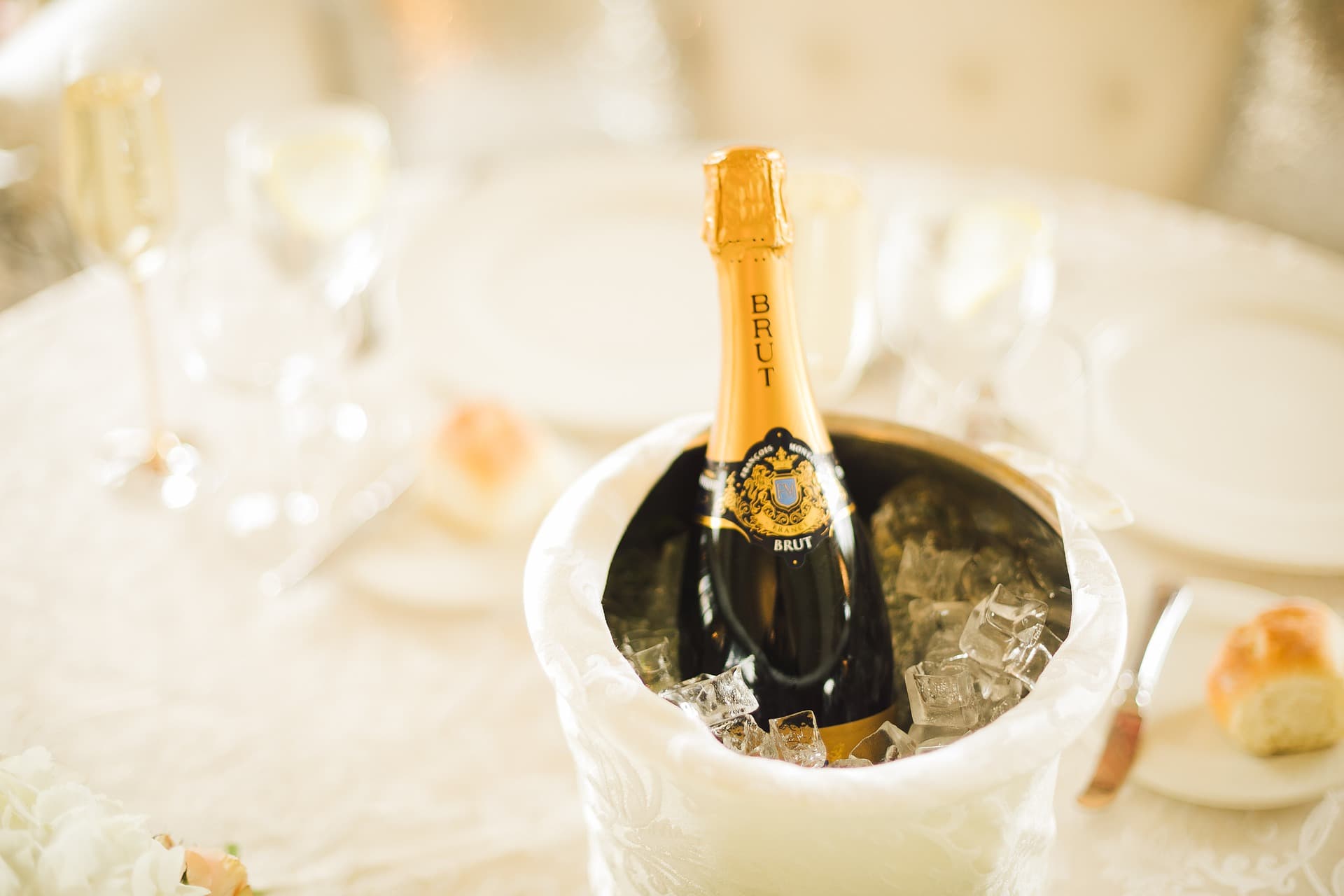 The Basics of Champagne & Sparkling Wine