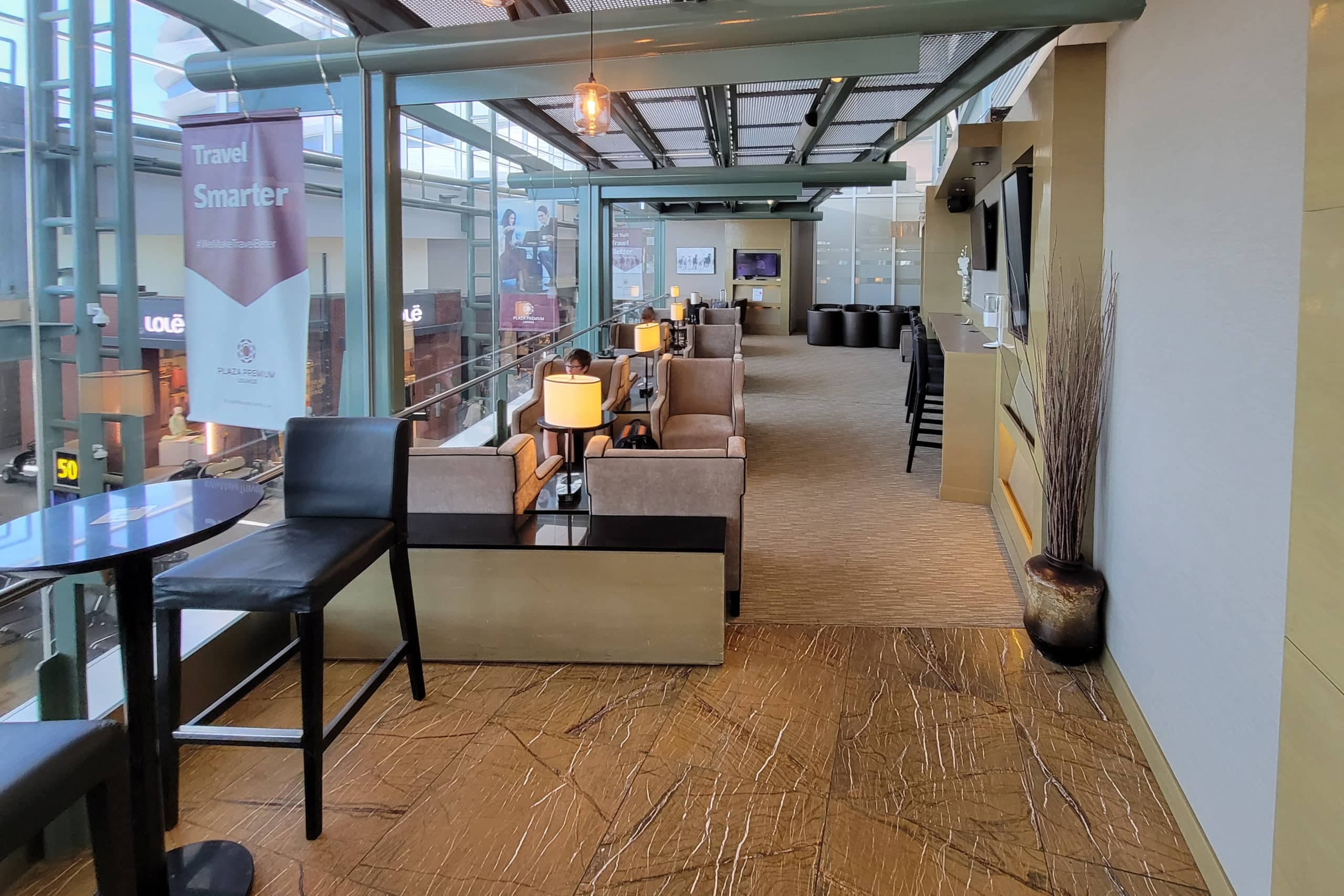 Review: Plaza Premium Lounge Edmonton (Domestic & International)