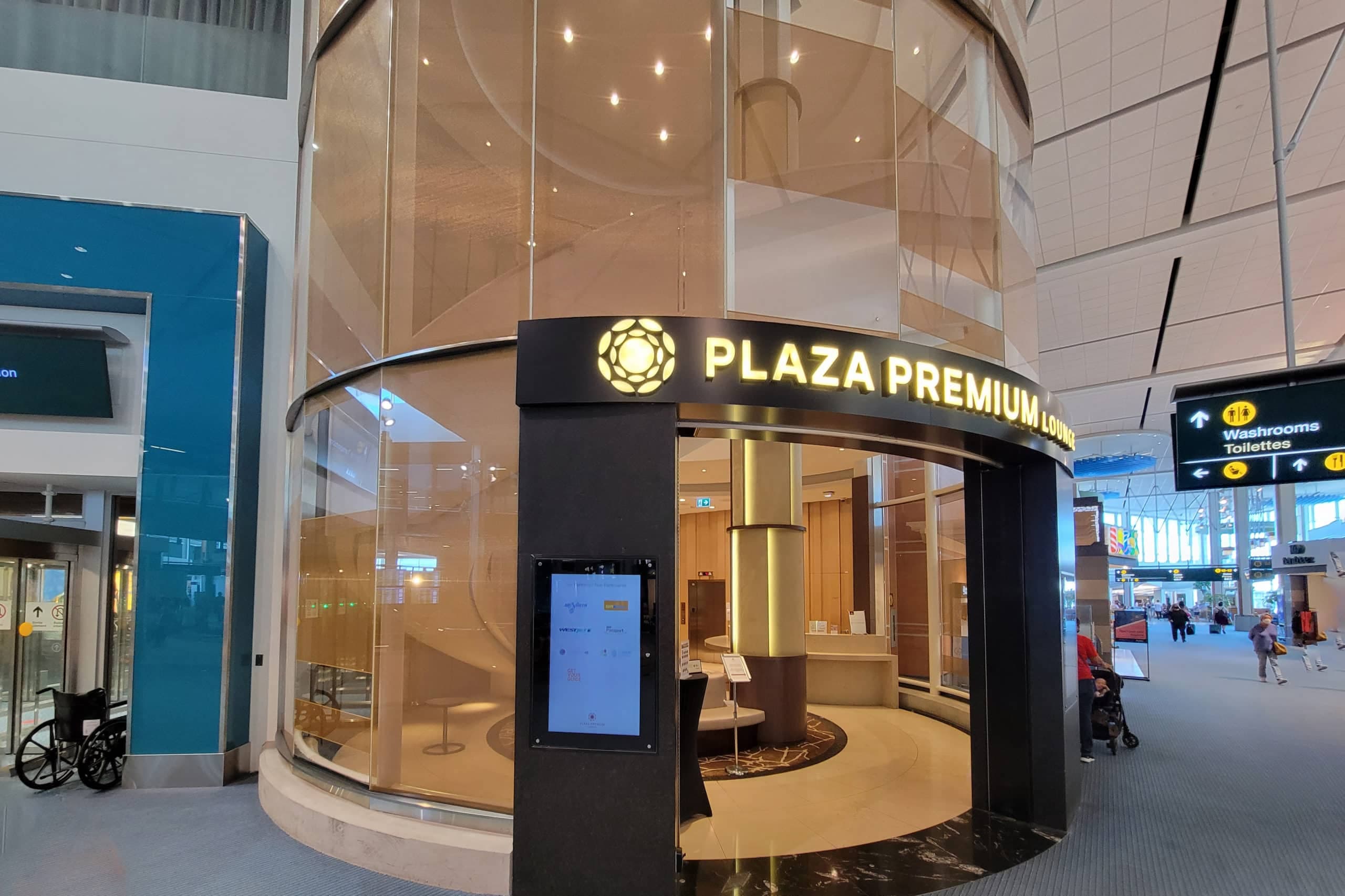 Plaza Premium Smart Traveller: Earn Points on Lounge Visits