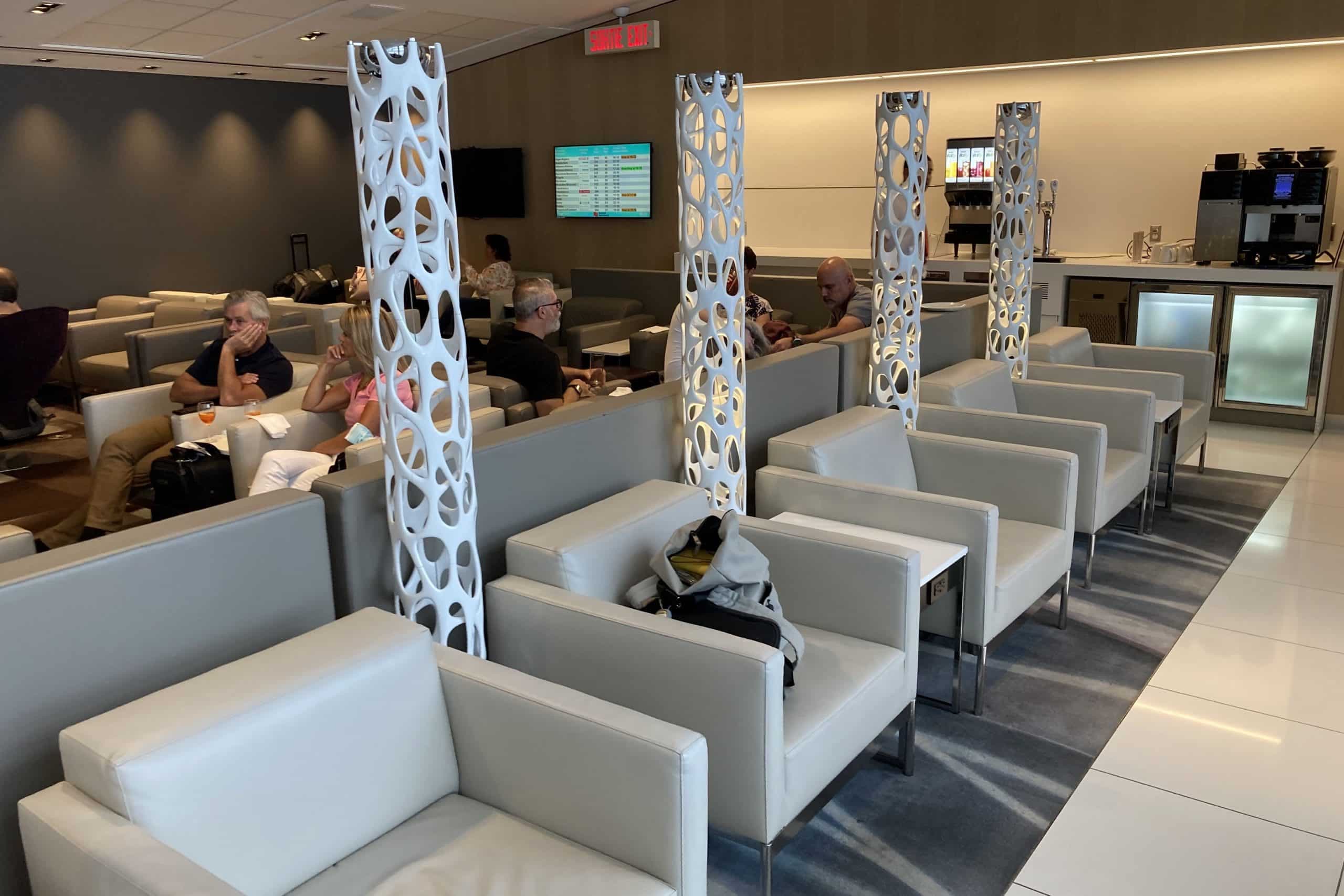 Review: National Bank Lounge Montreal