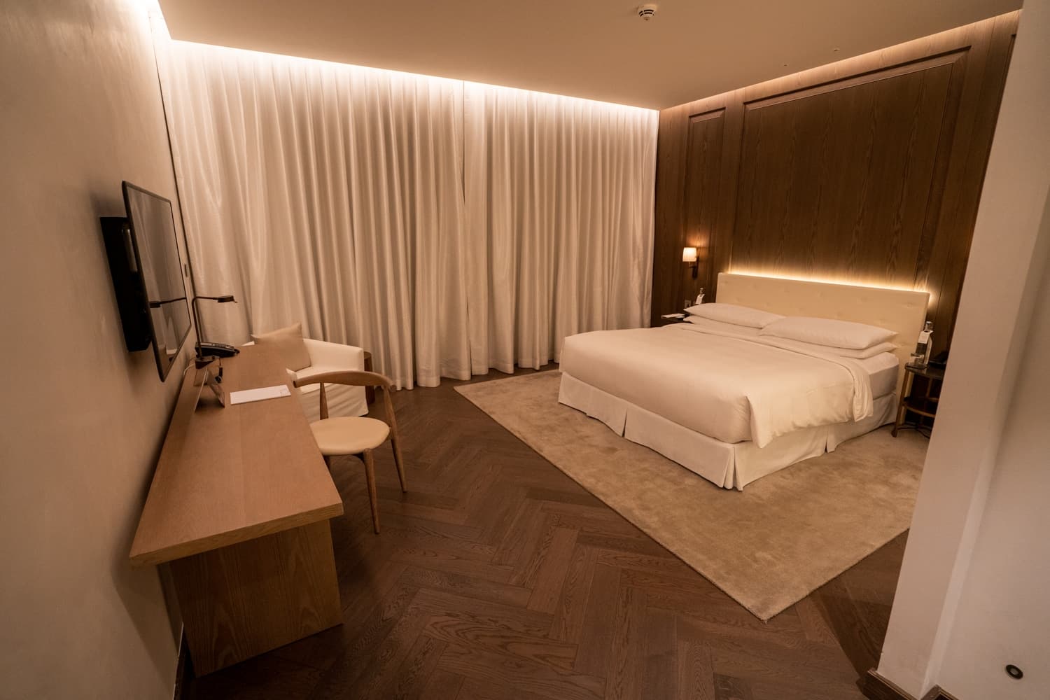 Review: The Abu Dhabi EDITION