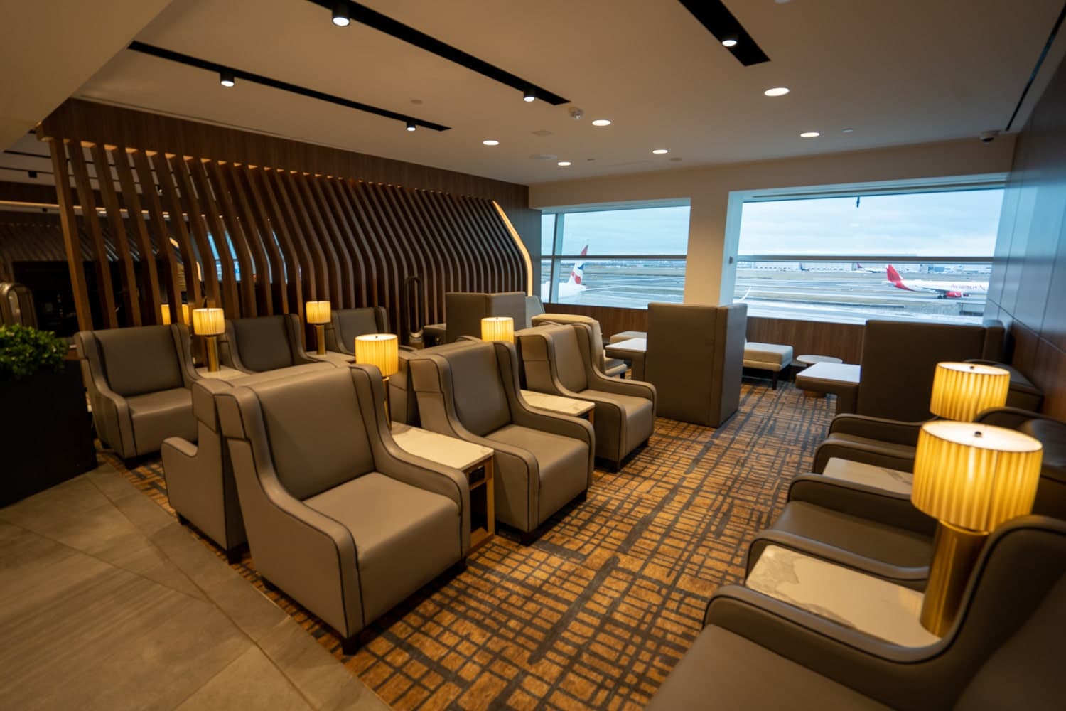 Review: Plaza Premium Landmark Lounge Toronto