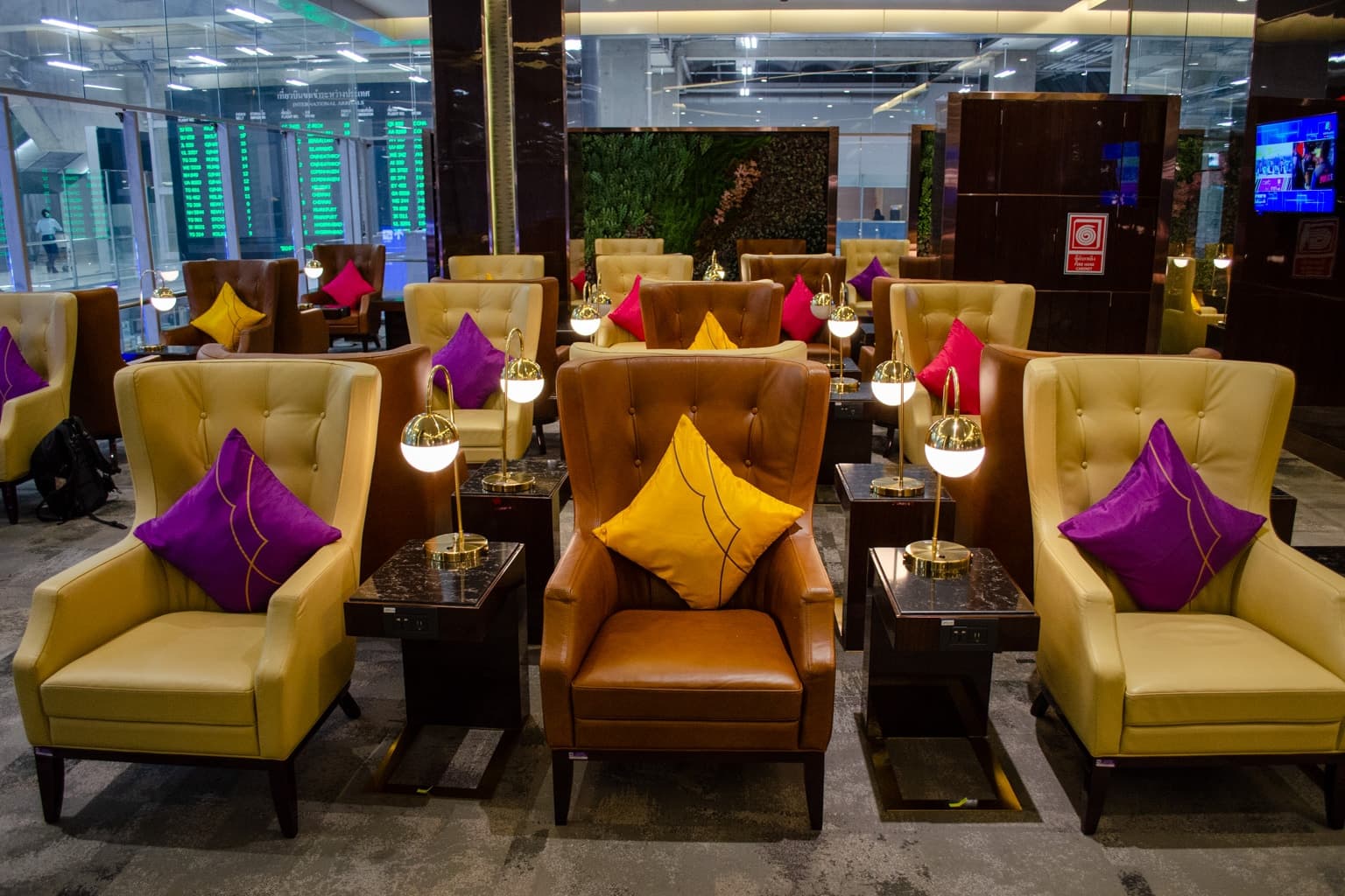 Review: Thai Airways Royal Orchid Prestige First Class Lounge Bangkok