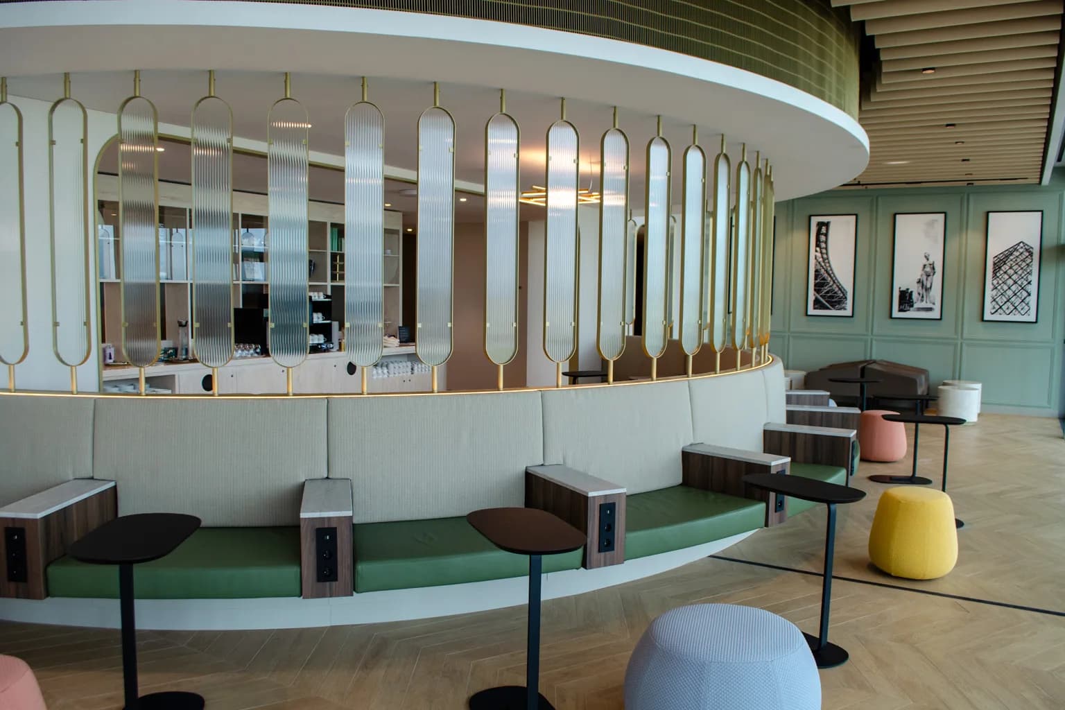 Inside the New Star Alliance Lounge Paris