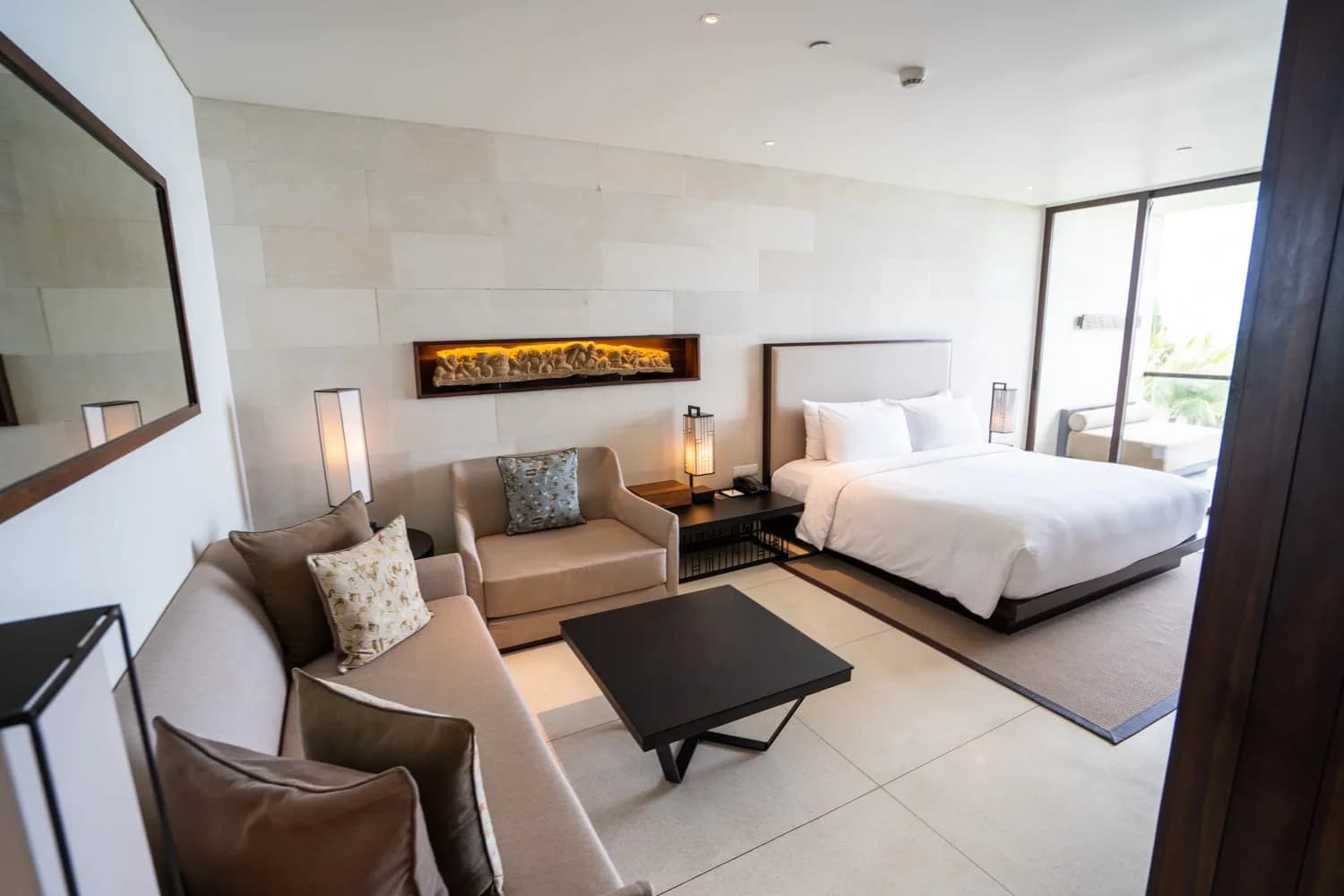 How Does the World of Hyatt Guest of Honor Benefit Work?