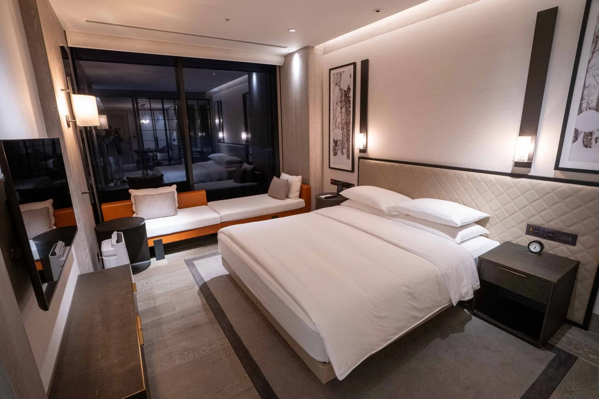 World of Hyatt and American Airlines AAdvantage Launch Fast Track Status Match