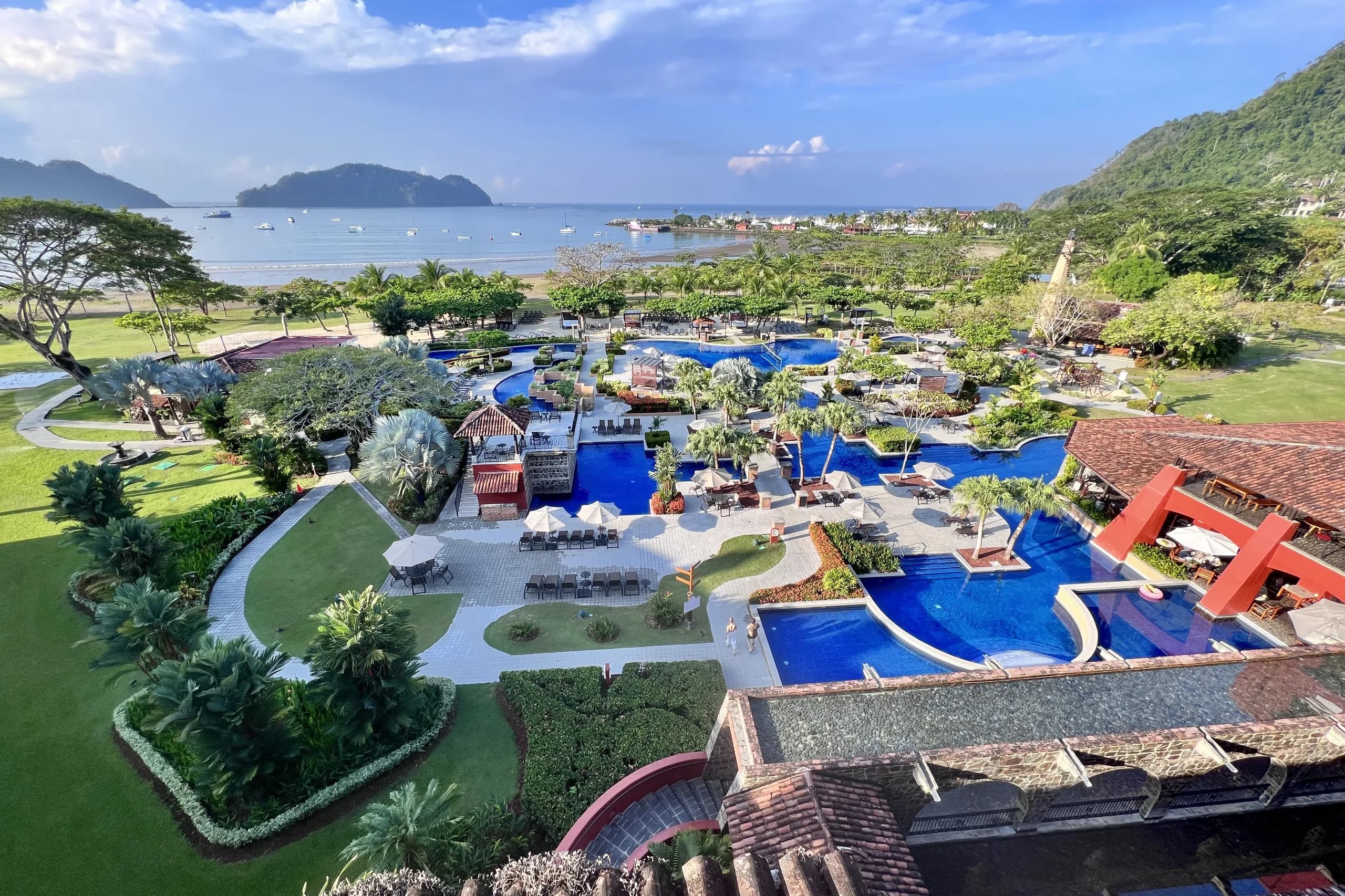 Scene+ Travel: Earn 5,000 Bonus Scene+ Points on Hotel Stays