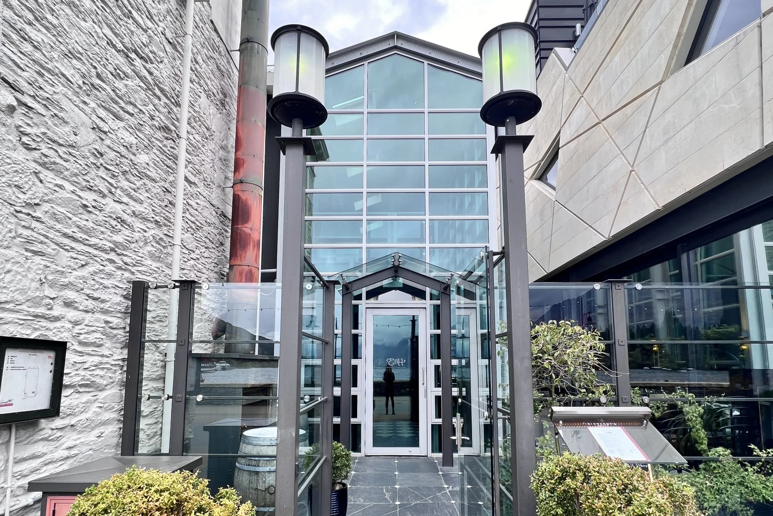 Review: Eichardt’s Private Hotel