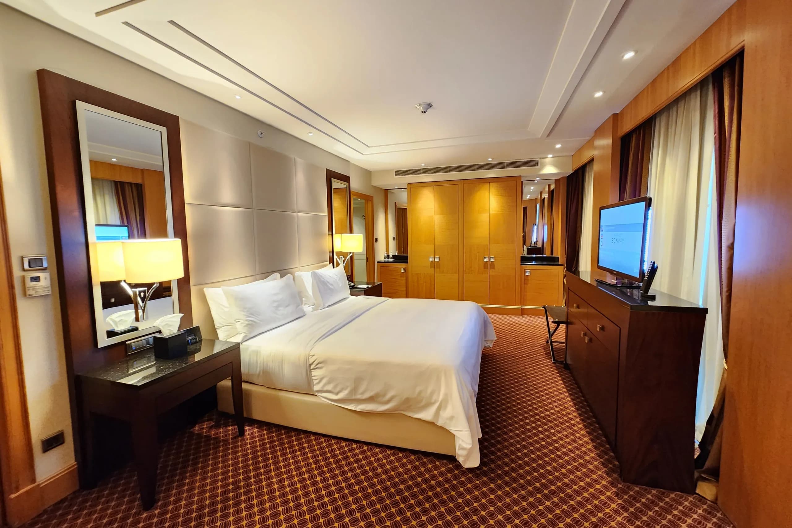 Comparing Hotel Loyalty Program Milestone Rewards