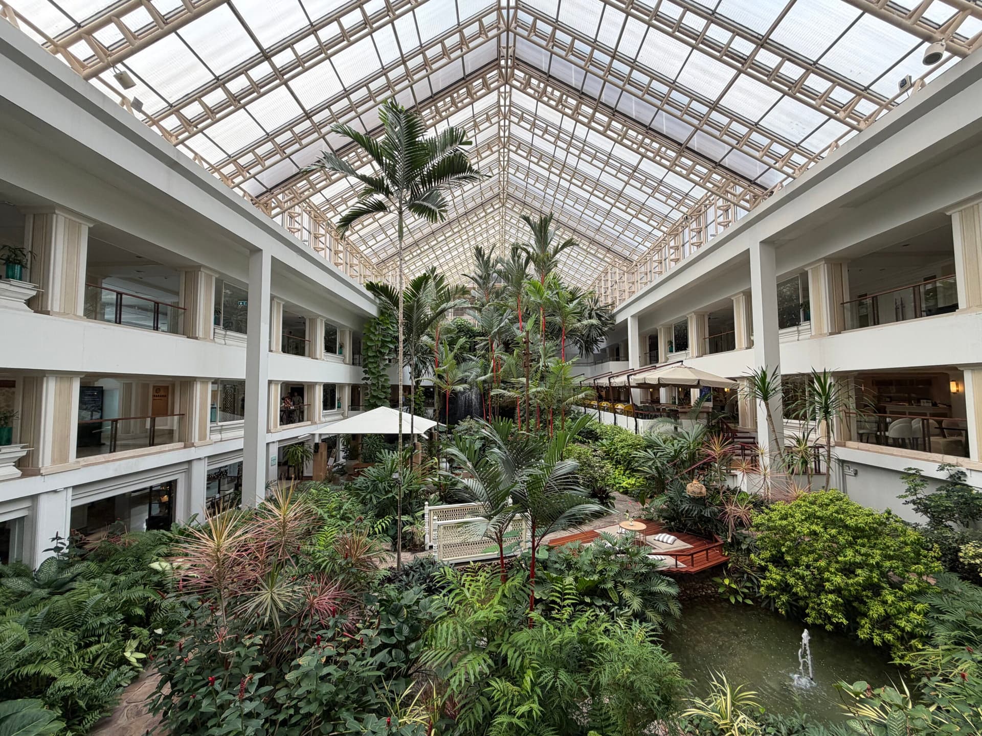 dusit thani pattaya lobby 2