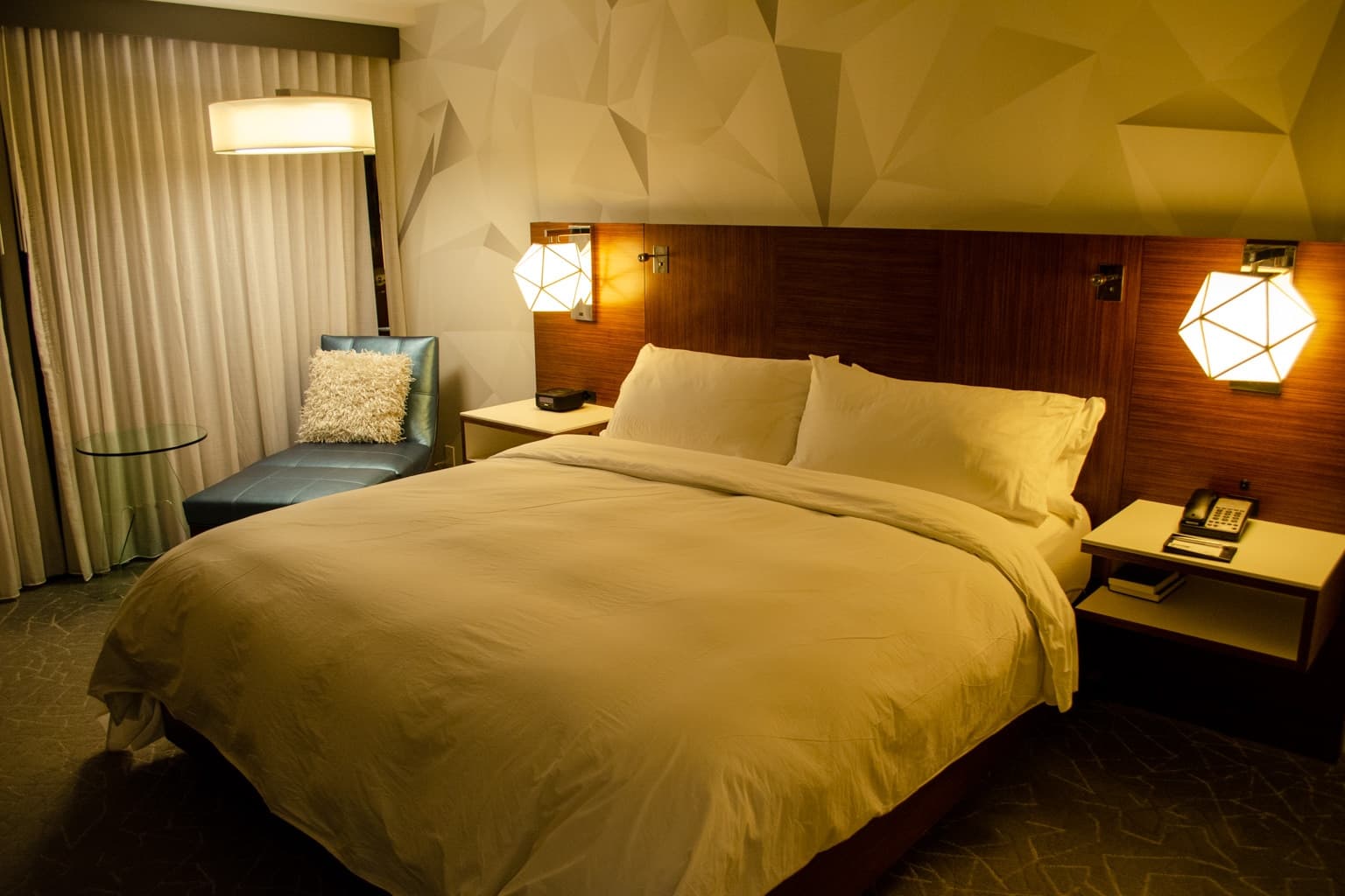 Review: Renaissance Edmonton Airport