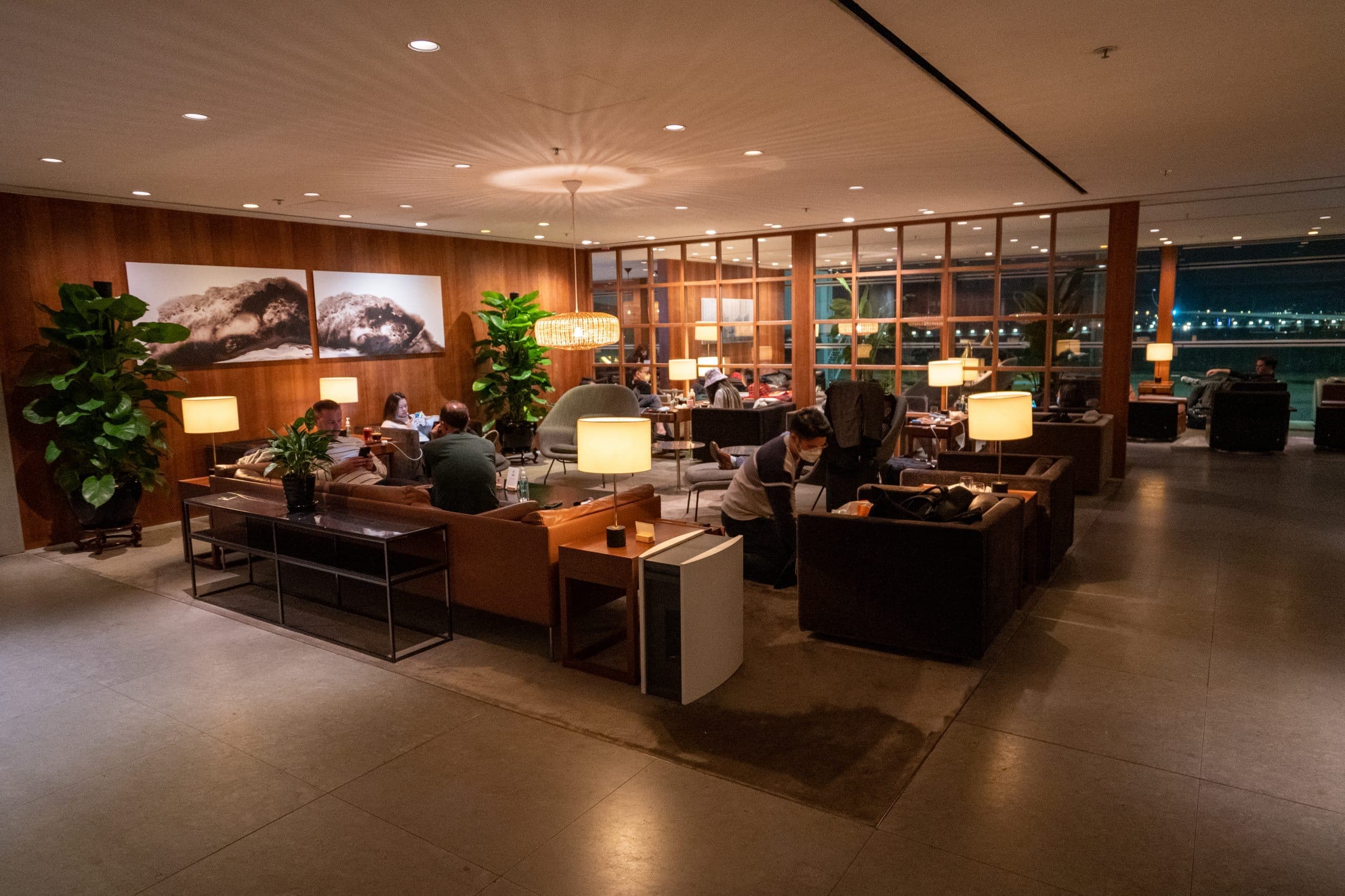 Review: The Pier Business Class Lounge by Cathay Pacific